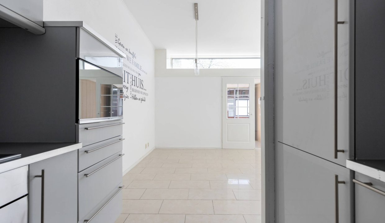 12 - Humberto Delgadoplein 24-min