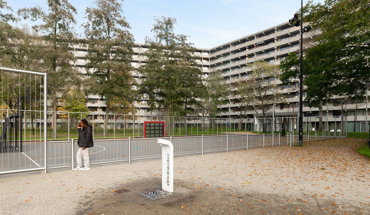 24 - Kleiburg 906-min