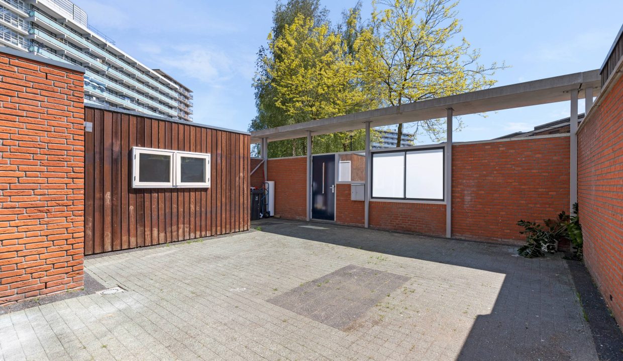 26 - Humberto Delgadoplein 24-min