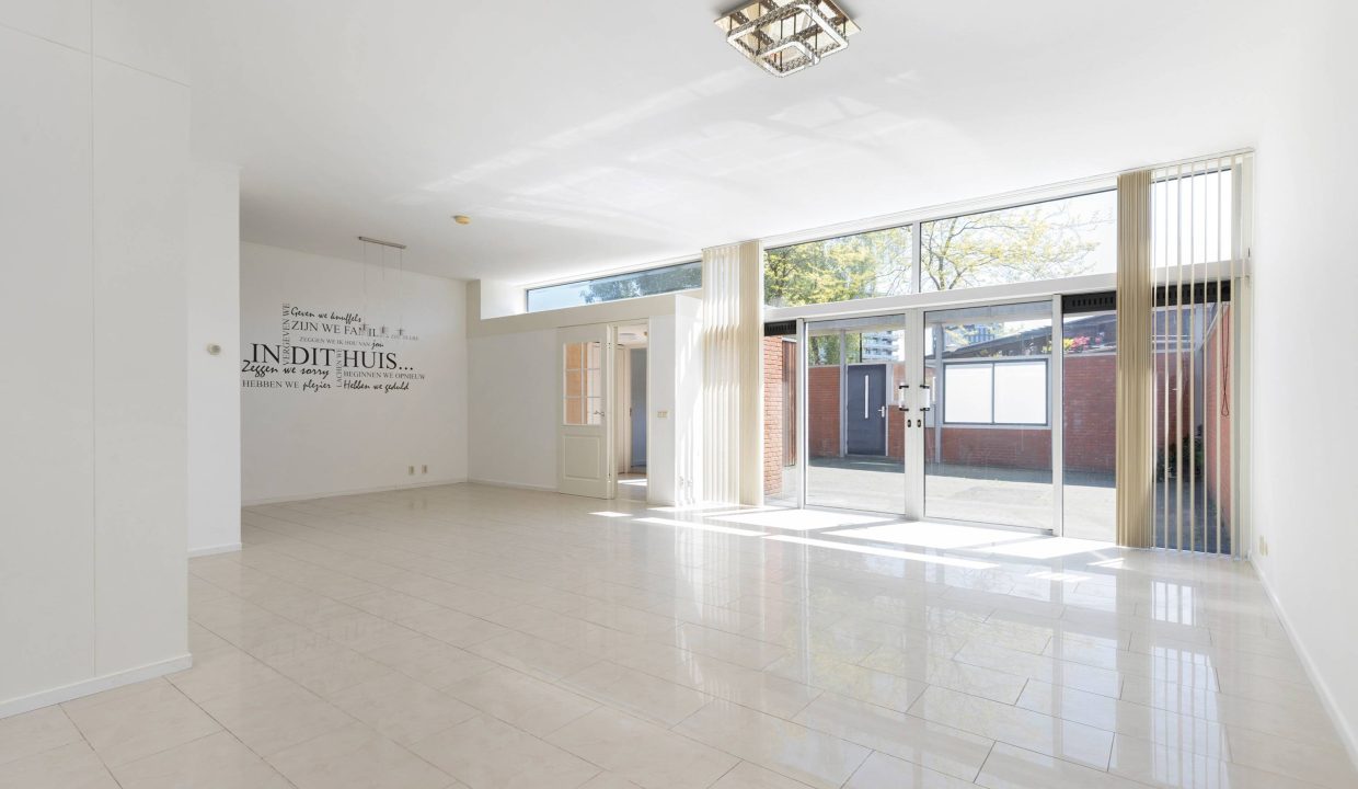 8 - Humberto Delgadoplein 24-min